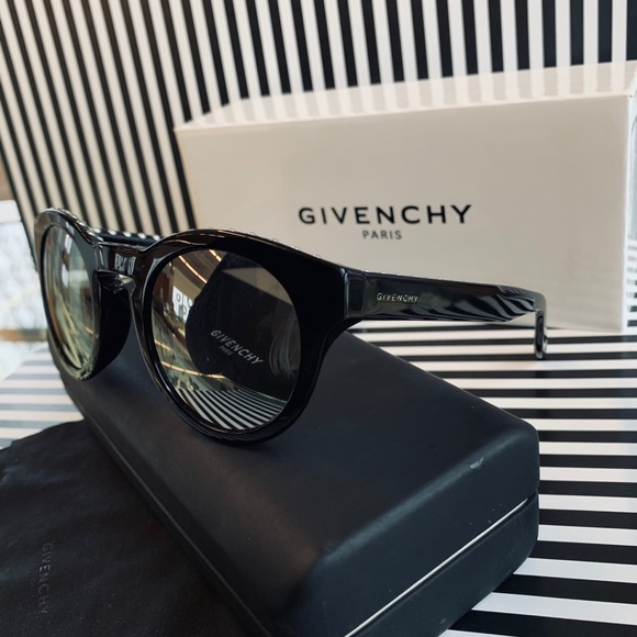 Givenchy Accessories - 💜Givenchy black studded sunglasses